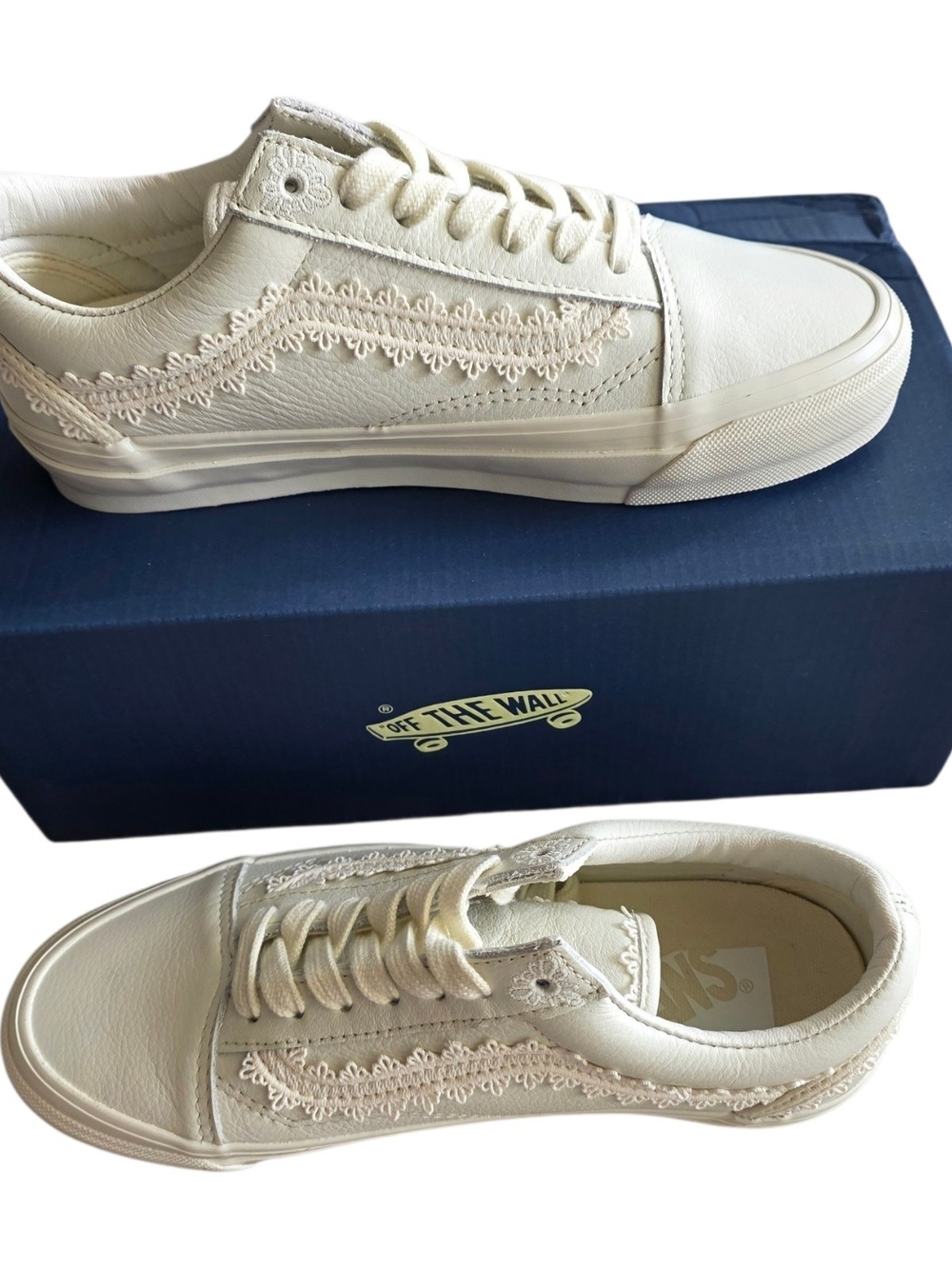 Vans Women's Lace-Trim Leather Lx Old Skool Sneaker - Chou Chou Marshmallow 7 - Picture 2 of 11